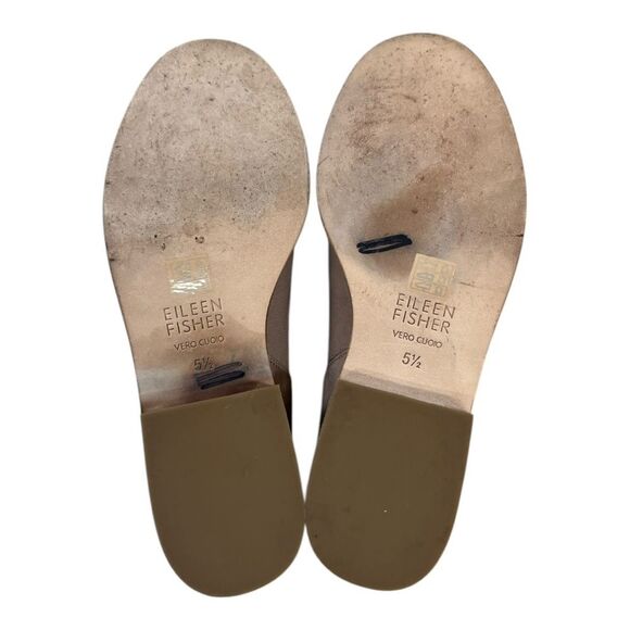 Eileen Fisher | Leather Leaf Bootie in Barley 5.5 - Picture 9 of 10